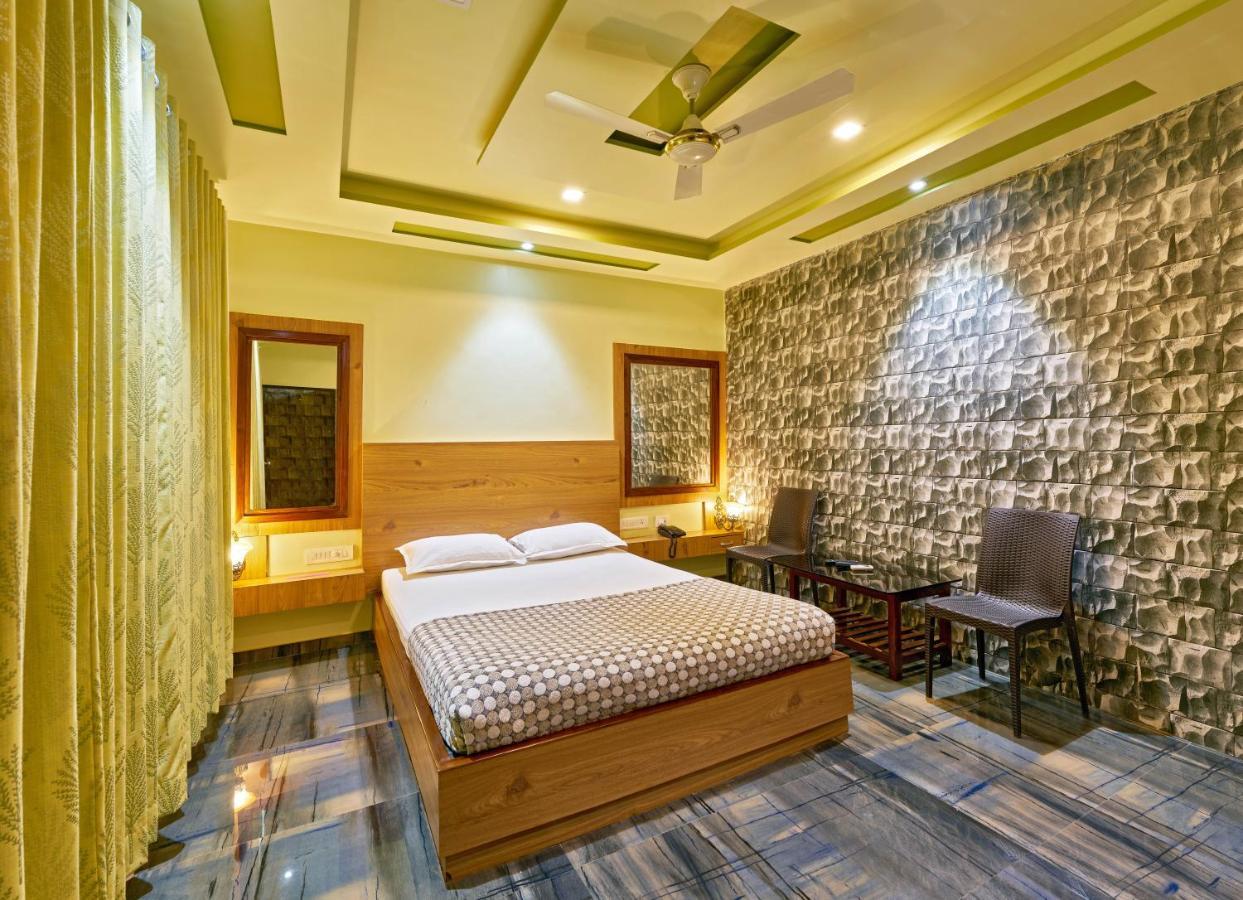 Hotel Saptarang Residency Panhāla Exterior foto