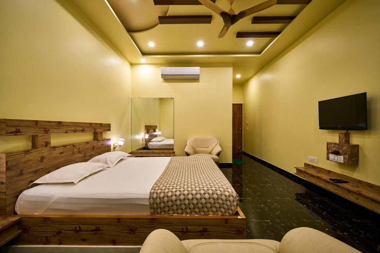 Hotel Saptarang Residency Panhāla Exterior foto